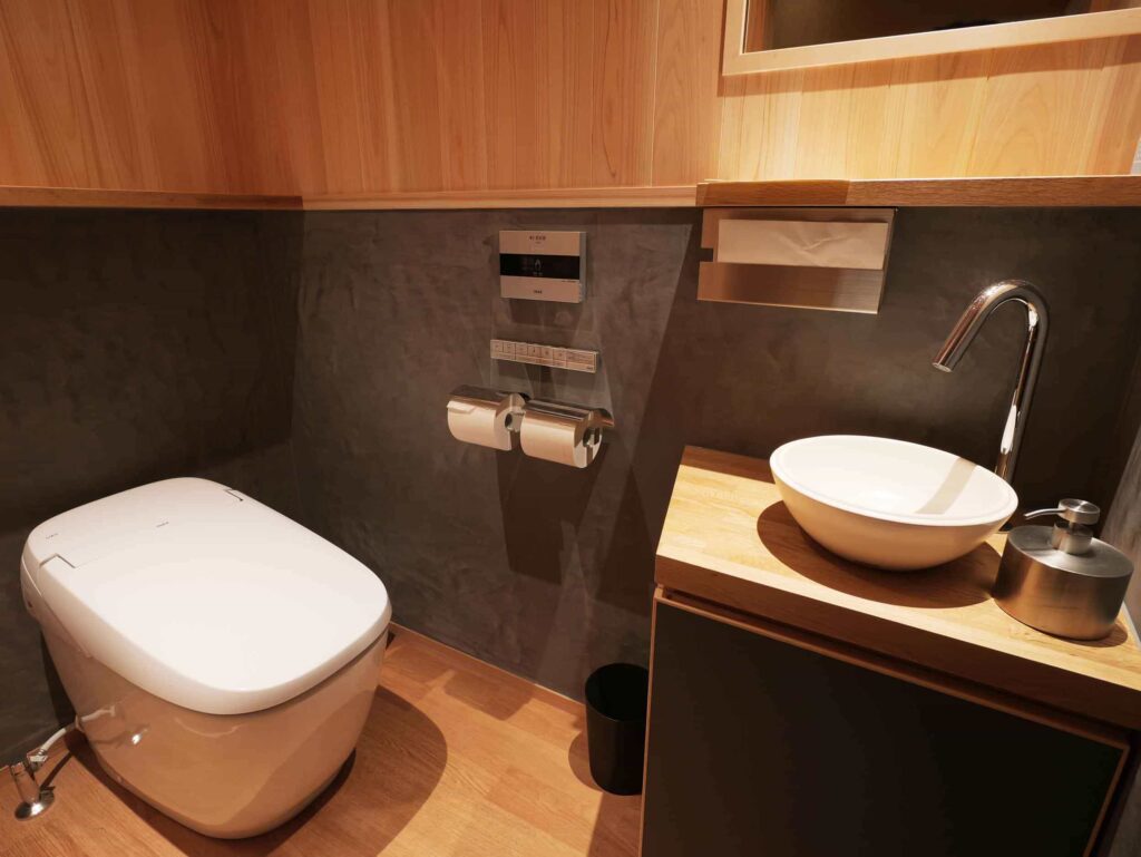 トイレ内手洗い台製作